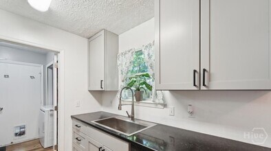 520 Falcon Dr in Richmond Hill, GA - Building Photo - Building Photo