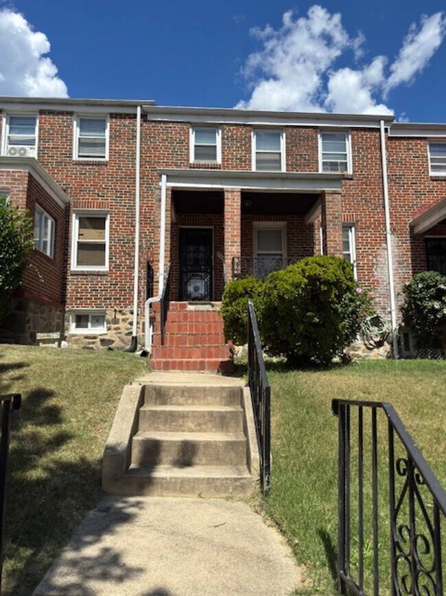 property at 3028 Hanlon Ave