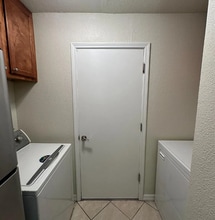 7178 N Fruit Ave, Unit APT 117 in Fresno, CA - Building Photo - Building Photo