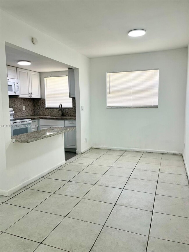 830 SW 74th Ter in North Lauderdale, FL - Building Photo - Building Photo