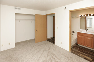 Civic Square Apartments in Rochester, MN - Building Photo - Interior Photo