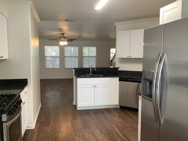 16977 Scenic Knoll in Conroe, TX - Building Photo - Building Photo