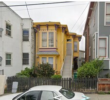 696 25th St, Unit Upstairs in Oakland, CA - Building Photo