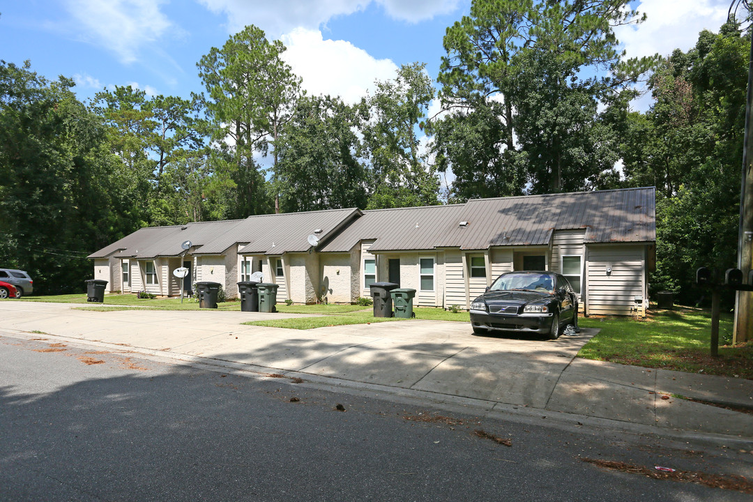 1901 Holmes St in Tallahassee, FL - Building Photo