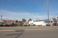 219 Market Way in Salinas, CA - Foto de edificio - Building Photo