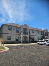 Merida Vista Apartments in Laredo, TX - Building Photo - Building Photo