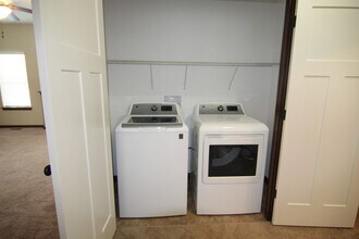 966 Manitou Trail in Iowa City, IA - Building Photo - Building Photo