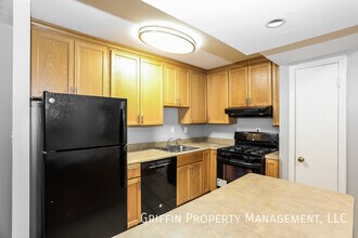 6000 Westchester Park Dr in College Park, MD - Building Photo - Building Photo