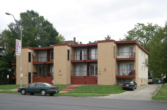 Kaanapali Apartments in Kansas City, MO - Building Photo - Building Photo