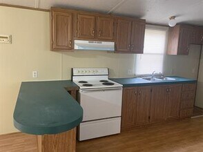 11 2, ND St in Asheville, NC - Building Photo - Building Photo