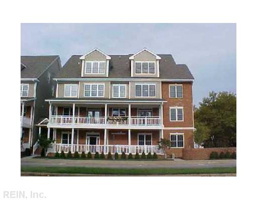 Wilson Landing in Hampton, VA - Building Photo