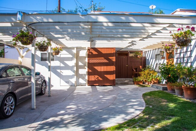 8997 Keith Ave in West Hollywood, CA - Building Photo - Building Photo