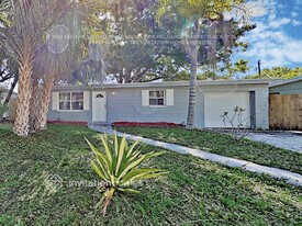 8907 67th Way N in Pinellas Park, FL - Building Photo