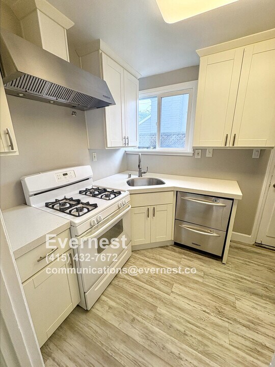 924 Allerton St in Redwood City, CA - Building Photo