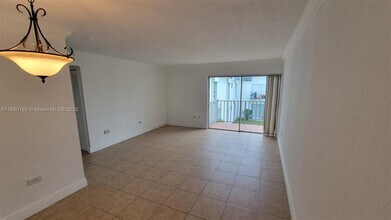 7232 SW 94th Pl in Miami, FL - Building Photo - Building Photo