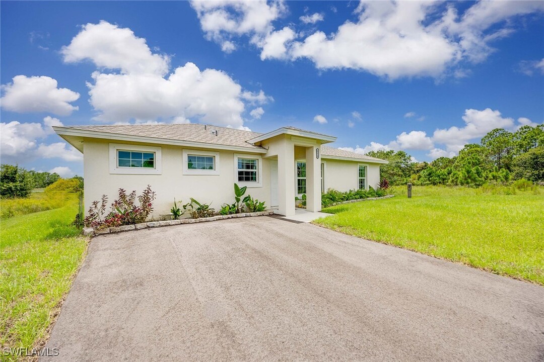 4270 64th Ave NE in Naples, FL - Building Photo