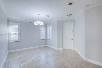 8103 NW 116th Ave in Doral, FL - Building Photo - Building Photo