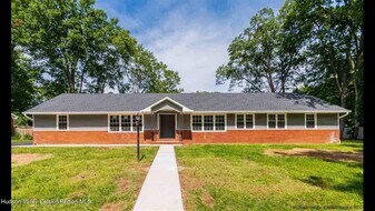 33 Mary Ave in Lake Katrine, NY - Building Photo