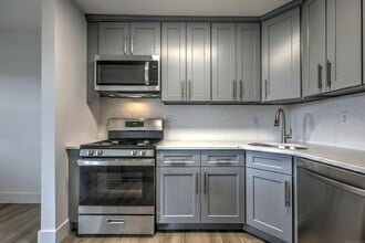 59 E Broadway in Milford, CT - Building Photo - Building Photo