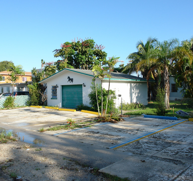 1265-1269 NE 127th St in Miami, FL - Building Photo