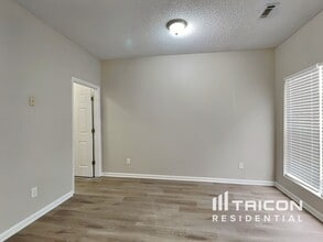 5090 Oakley Commons Blvd in Union City, GA - Building Photo - Building Photo