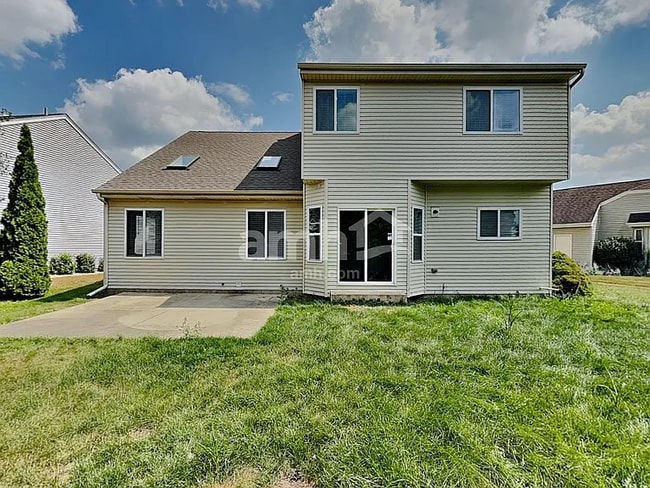property at 3 Rochelle Ct