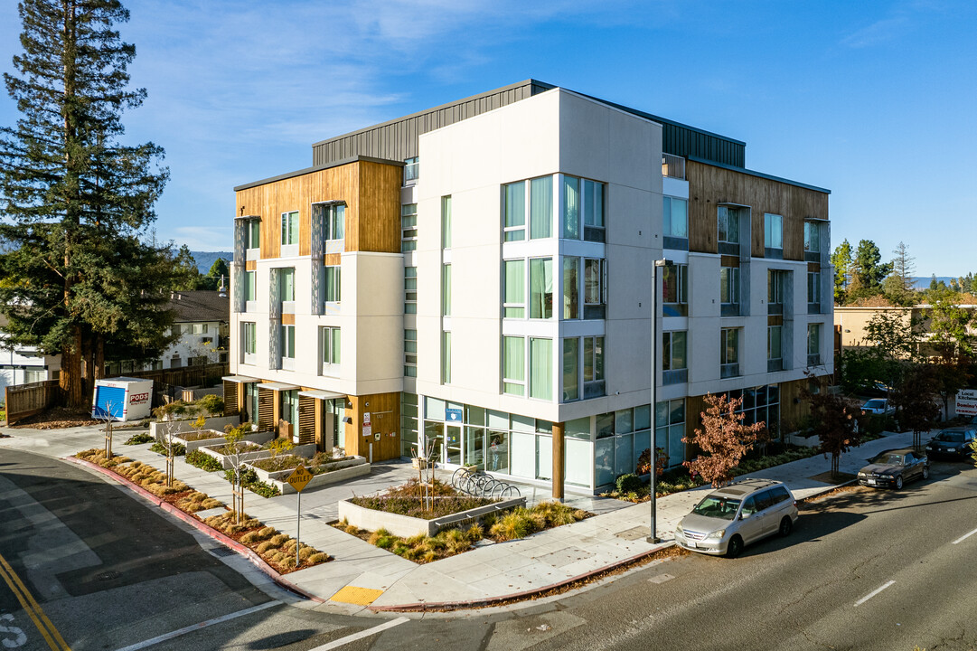 Eagle Park Apartments in Mountain View, CA - Building Photo