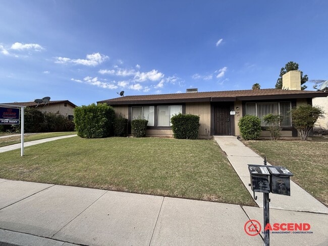 3021 N Half Moon Dr