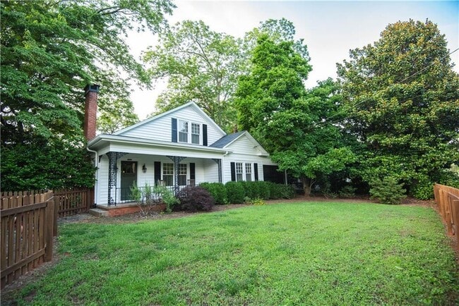 5450 E Mountain St in Stone Mountain, GA - Building Photo - Building Photo