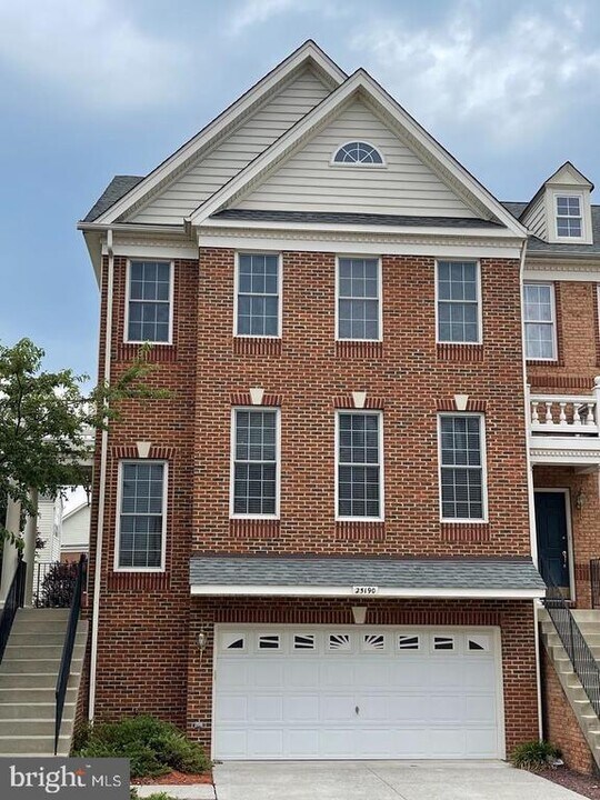 25190 Bald Eagle Terrace in South Riding, VA - Building Photo