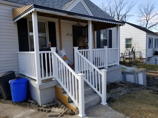 property at 3717 Charloe Ct
