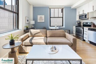 933 McGee St in Kansas City, MO - Building Photo