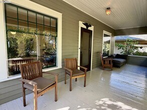 1702 Cedar St in La Grande, OR - Building Photo - Building Photo