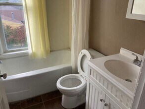 138 N Madison Rd-Unit -B in London, OH - Building Photo - Building Photo