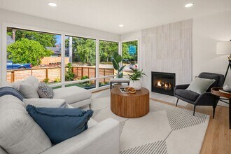 12715 Dayton Ave N in Seattle, WA - Building Photo - Building Photo