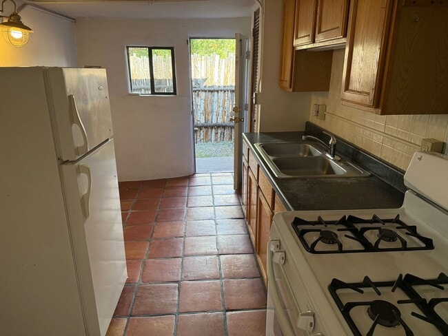 949 Agua Fria St in Santa Fe, NM - Building Photo - Building Photo