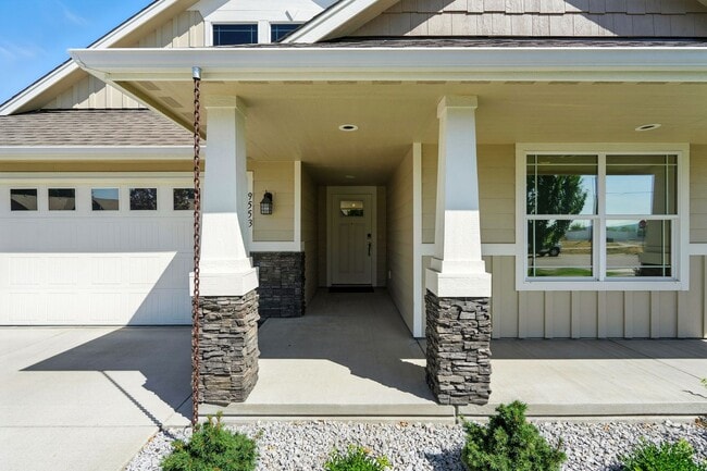 9553 N Prince William Lp in Hayden, ID - Foto de edificio - Building Photo