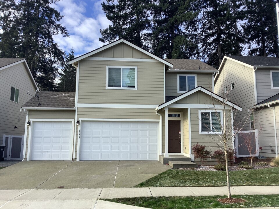 12608 81st Ave Ct E in South Hill, WA - Building Photo