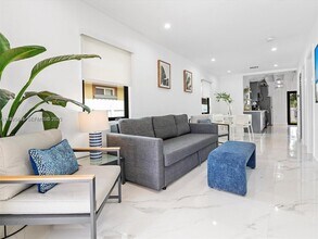 2171 NW 49th St in Miami, FL - Building Photo - Building Photo