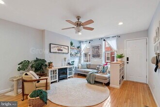 217 Watkins St in Philadelphia, PA - Building Photo - Building Photo
