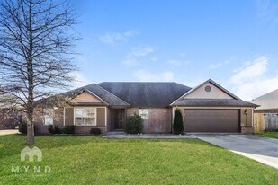 430 Capri St in Centerton, AR - Building Photo