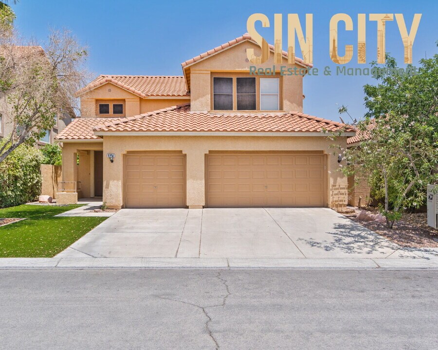 904 Cambridge Cross Pl in Las Vegas, NV - Building Photo