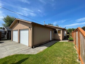 2725 St Clair St in Bellingham, WA - Building Photo - Building Photo