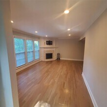 109 Aspen Dr E in Woodbury, NY - Building Photo - Building Photo