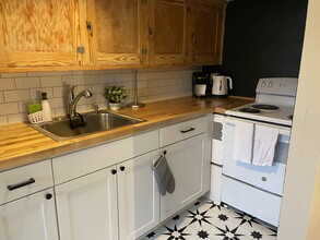 108 Fayette St, Unit Unit C in Staunton, VA - Foto de edificio - Building Photo