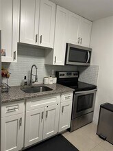 6104 Cresthaven Ct in Hollywood, FL - Building Photo - Building Photo