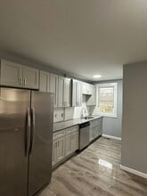 162 Cooper St in Manchester, CT - Building Photo - Building Photo