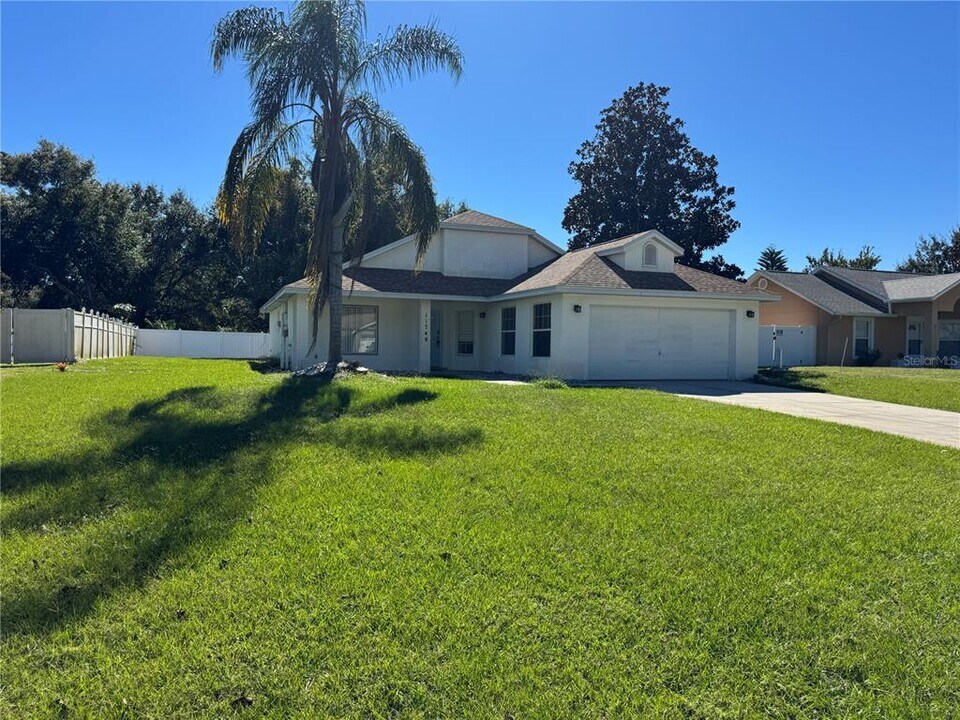 11748 Constance Way in Clermont, FL - Building Photo