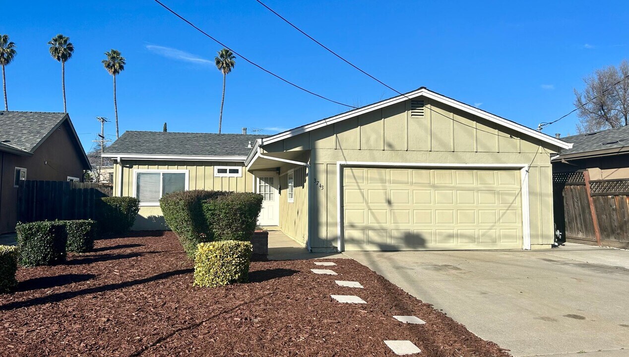 3743 Franklin Ave in Fremont, CA - Foto de edificio
