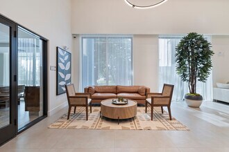 Soleste SeaSide in Dania Beach, FL - Foto de edificio - Interior Photo